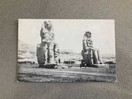 Thebes The Famous Colossus Of Memnon Carte Postale Postcard - Andere & Zonder Classificatie