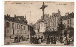 RENNES CROIX DE LA MISSION TRES ANIMEE - Rennes