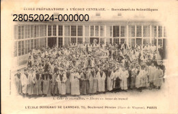 École Préparatoire à L'École Centrale. Cpa - Cour De Récréation - Élèves En Tenue De Travail. (scans Recto-verso) - Formación, Escuelas Y Universidades