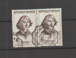 1957 N°1132 X 2  Copernic Oblitéré Convoyeur Ligne (lot 281) - Used Stamps