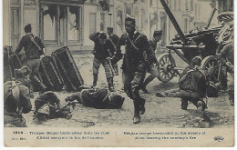 GUERRE 1914 - Troupes Belges Barricadés Dans Les Rues D'Alost Essuyant Le Feu De L'ennemi - Belgian Troops Barricaded - Altri & Non Classificati
