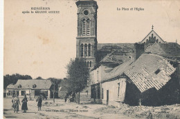 80 // ROSIERES Après La Grande Guerre   La Place Et L'église   Edit Caron  ** - Rosieres En Santerre