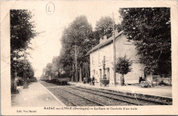 SELECTION -  RAZAC SUR L'ISLE  -  La Gare Et L'arrivée Du Train - Autres & Non Classés