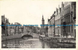 R657633 Bruges. Quai Du Miroir Avec Pont Du Roi. Ern. Nels Thill. Le De Reyghere - Monde