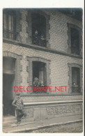 93 // SAINT DENIS    Carte Photo      Facade Immeuble  N° 8 Rue Gasquet / Personnages Aux Fenetres - Saint Denis