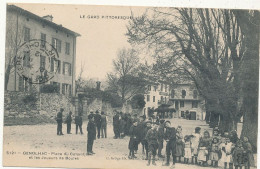 30 // GENOLHAC   Place Du Colombier Et Les Joueurs De Boules / Edit C ARTIGE Fils 5121 - Autres & Non Classés