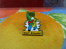 PIN'S " VEPECISTE  " VERT BAUDET. - Trademarks