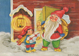 PAPÁ NOEL Feliz Año Navidad GNOMO Vintage Tarjeta Postal CPSM #PBL829.A - Santa Claus