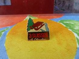 PIN'S " VEPECISTE  " 3 SUISSES. - Trademarks