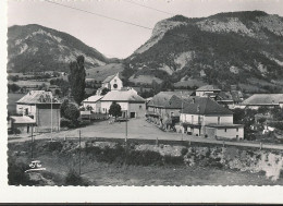 04 // SELONNET   La Place - Dans Le Fond Le Col Du Villard  Cpsm Edit Abeil 1741 - Andere & Zonder Classificatie