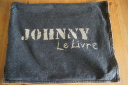 JOHNNY HALLYDAY LE LIVRE SANS LE  CD . 1993 - Objets Dérivés