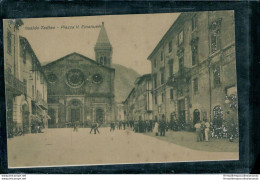 Cd299 Cartolina  Gualdo Tadino Piazza Vittorio Emanuele Scollata Perugia Umbria - Perugia