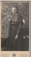 DE251  --  DEUTSCHLAND --  HILDESHEIM  -  CABINET PHOTO, CDV  --  LADY  -  FOTO:  WILH.  REDEKE  - 11,8  Cm  X 6,4 - Old (before 1900)