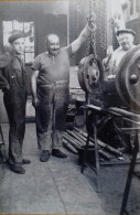 3 Photos Ouvriers Dans L'industrie - Professions