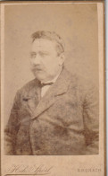 DE256  --  DEUTSCHLAND --  KRONACH  -  CABINET PHOTO, CDV  --  MAN  -  FOTO:  HOCH. SPORL  - 10,4  Cm  X 6,3 - Old (before 1900)