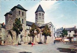 15 - MAURIAC -  La Basilique Notre Dame  Des Miracles - Mauriac
