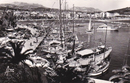 83 - SANARY Sur MER - Yachts Dans Le Port - Sanary-sur-Mer