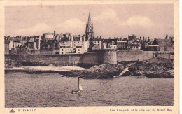 35 - SAINT MALO - Les Remparts Et La Ville Vus Du Grand Bey - Saint Malo