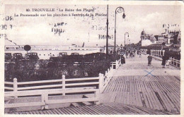 14 - TROUVILLE - La Promenade Sur Les Planches A L'entrée De La Piscine - Trouville