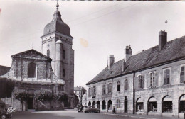 25 - PONTARLIER - Place De L'église Ste Benigne - Pontarlier