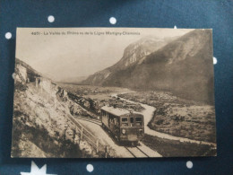 Chemin De Fer Martigny Châtelard. Train Au Dessus De La Vallée Du Rhône - Martigny