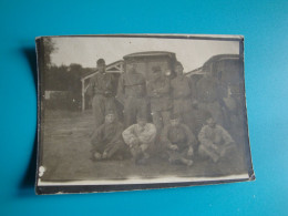 Militaria,militaires Devant Des Camions - Guerre, Militaire