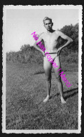 X2 Photos Homme Musclé En Short Slip De Bain / Nu Masculin Gay  Photo Véritable Vintage - Personnes Anonymes