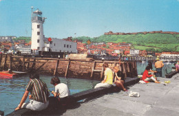 Postcard - The Pier And Lighthouse, Scarborough  - Card No. PT19986 - Posted 07-09-1976 - VG - Zonder Classificatie