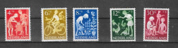 Mi 785/9 *    Met Gom En Scharnier - Unused Stamps