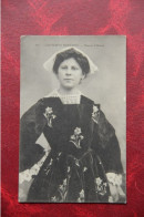 56 - Beauté D'AURAY ( Costume Breton) - Auray