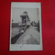 CARTE PHOTO FRONT DE CHAMPAGNE MACHINE POUR CREUSER DES TRANCHEES SOLDATS 116 - Guerre 1914-18