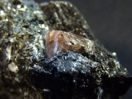 Zircon With Biotite (4.5 X 3 X 2 Cm.) - Siilinjarvi (near Kuopio) North Savo - Finland - Mineralien