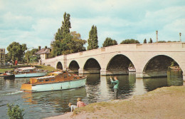 Postcard - The Bridge And River Thames, Chertsey - Card No. Pt5171 - Very Good - Ohne Zuordnung