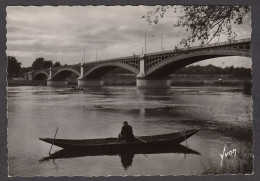100566/ TOULOUSE, La Garonne Et Le Pont Saint-Michel, Pêcheur En Barque  - Toulouse
