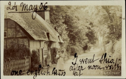 Photo CPA Preston Candover Hampshire England, Frau Mit Kind, Cottage - Other & Unclassified