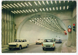 Autos Voitures Automobiles Cars - CHAMONIX MONT BLANC Tunnel - Peugeot 404 Citroën DS Renault Dauphine - Voitures De Tourisme