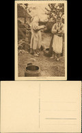 Ansichtskarte  Bauernmädchen In Tracht Auf Dem Hof 1917 - Farmers