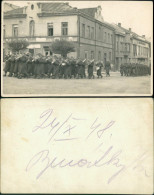 Tschechische Soldaten Marschieren Durch Die Stadt Militaria 1948 Privatfoto - Other & Unclassified