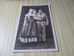 CPA Costumes Normands. - Basse-Normandie