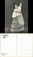  TERESA GOMES RETRATOS DE GENTE DO PALCO/Frau In Einheimischer Tracht 1956  - Acteurs