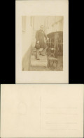 Mann Im Anzug Auf Der Treppe Menschen / Soziales Leben - Männer 1926 Privatfoto - Personen