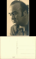 Portrait Mann Mit Pfliege Im Schrägbilld, Markantes Gesicht Und Kinn Nase 1940 - Personaggi