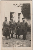 4 Chasseurs De Bataillon De Soldats Posant Pour Une De Maison Carte Photo     5118 - War 1914-18