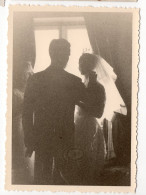 Snapshot Superbe Contre Jour Silhouette Ombre Femme Homme Couple Mariage Mariée Voile Lumière Composition Abstrait - Anonyme Personen