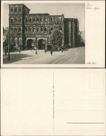 Ansichtskarte Trier Porta Nigra, Römisches Stadttor Personen Davor 1930 - Trier