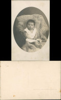 Foto  Kind, Puppe - Auf Fell 1922 Privatfoto - Portraits