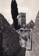 Assisi, Caratteristica Via Medioevale E Torre Romanica Del Duomo - Perugia