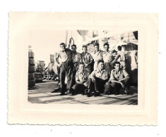 Photo Dd'in Groupe De  Militaire Sur Un Bateau 1958 - Guerre, Militaire