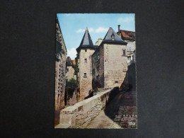 SARLAT LA CANEDA - DORDOGNE - RUE MAGNANA HOTEL CHASSAING ANCIEN HOTEL DE GISSON ET DE MOMMEGES - Sarlat La Caneda