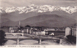 38 - GRENOBLE -  Vue Generale Et La Chaine Des Alpes - Grenoble